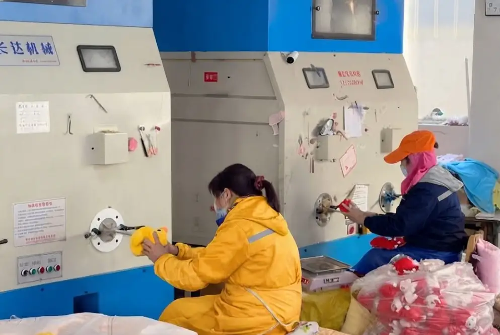 plush toys stuffing process